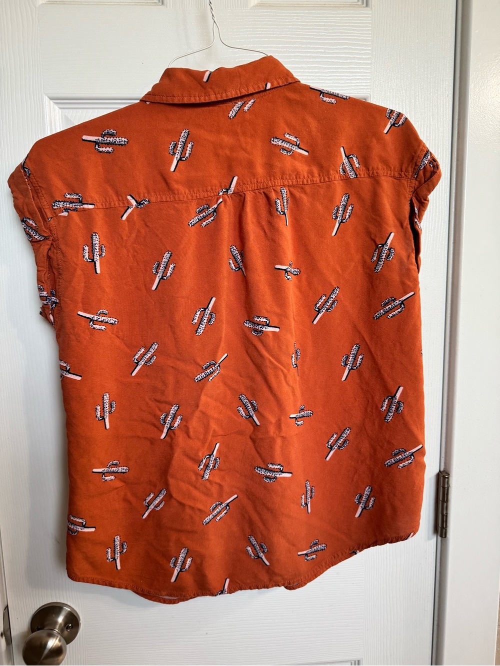 Women’s Short-Sleeve Button-Down Shirt in Rust Orange with Pink Cactus Print - Picture 3 of 8